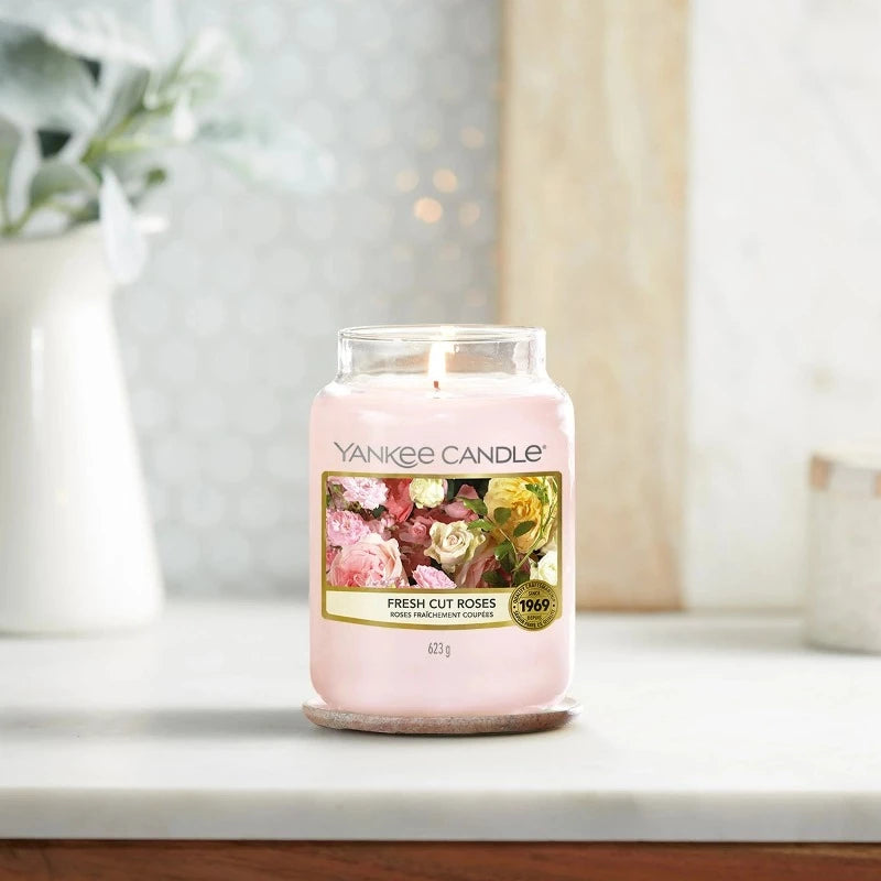 Yankee Scented Candle "Fresh Cut Roses" 623gm