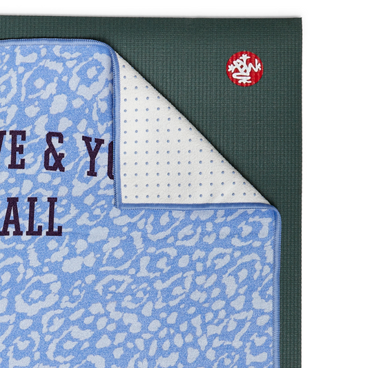 \Yoga Mat Towel - Blue Sky Leopard