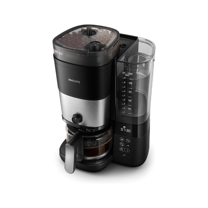 Drip coffee maker with built-in grinder