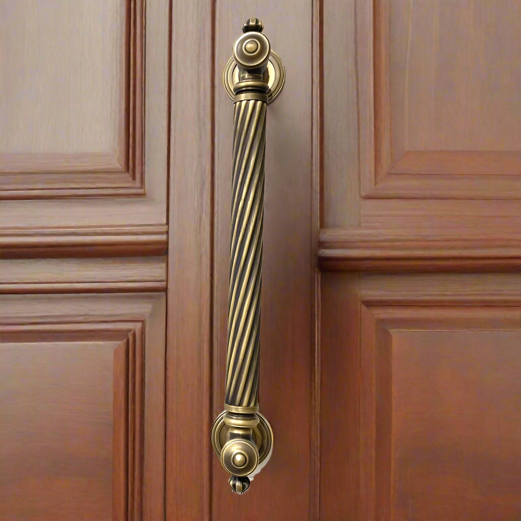 Antique Brass Pull Handle Petra